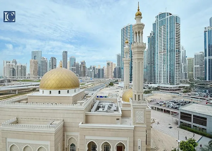 Cozy 1-Bedroom Apartment In N2 Lakepoint Tower Jlt